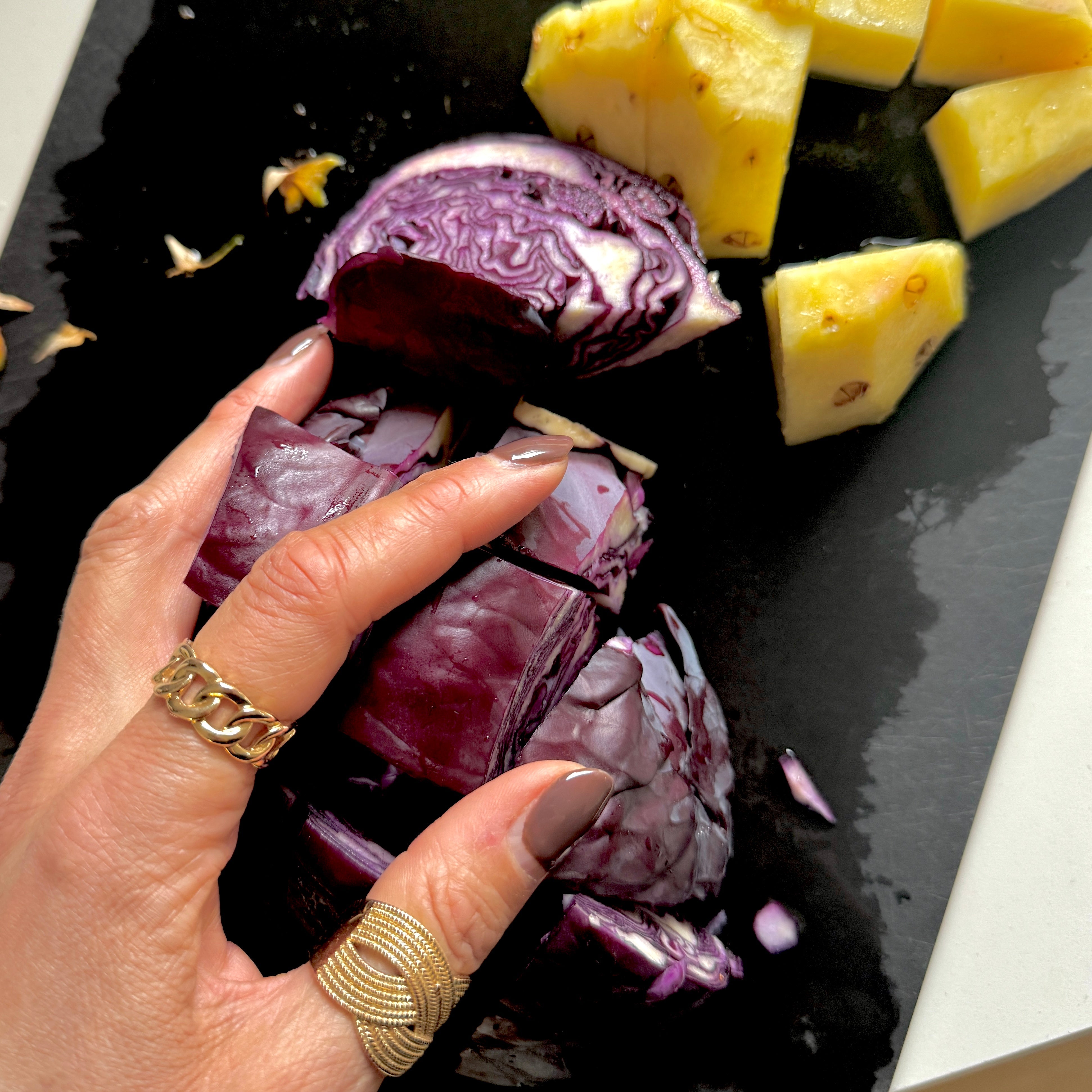 Rotkohl-Ananas-Saft: Gesund, lecker & lila – das Trend-Rezept mit Wirkung