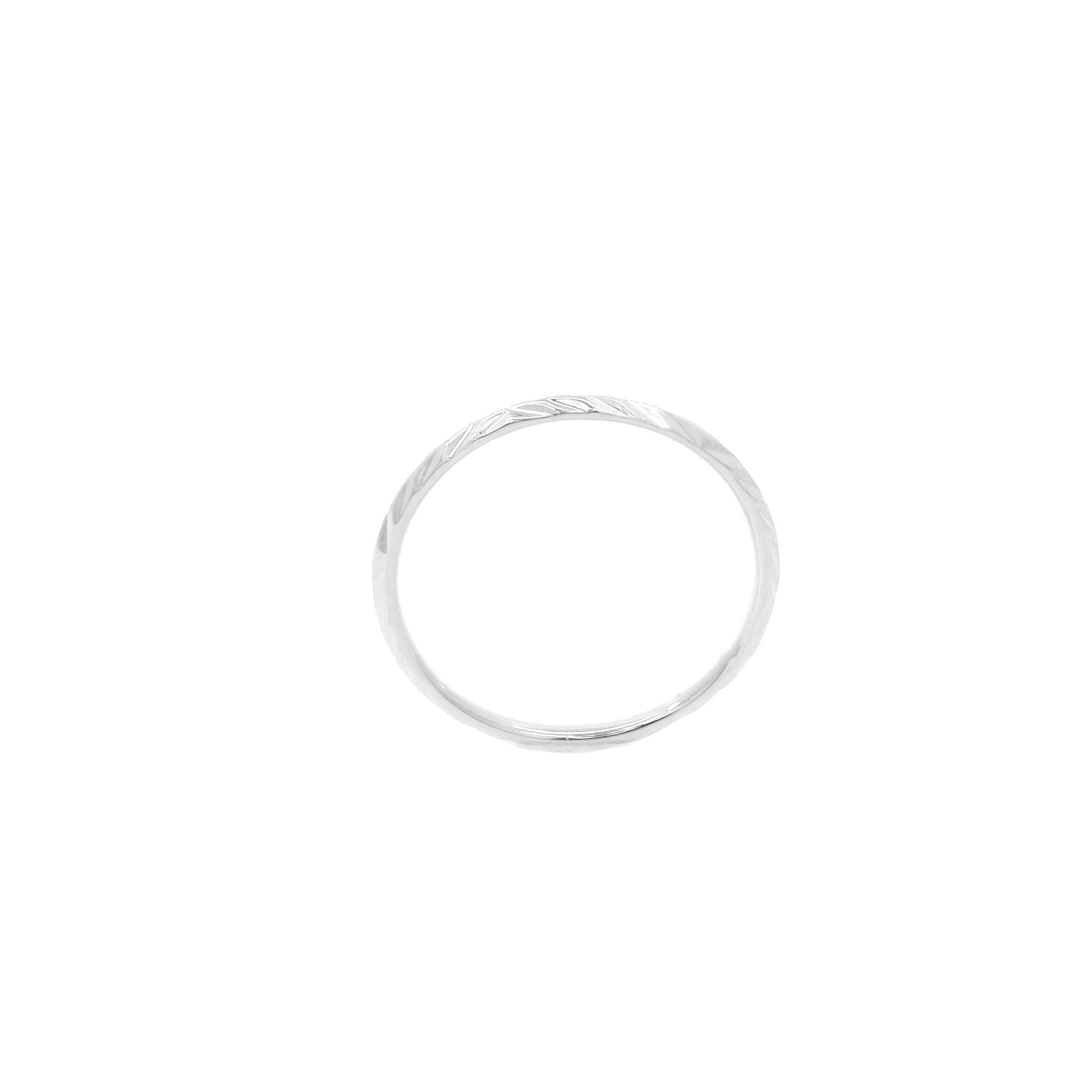 Structured, fine ring Tina