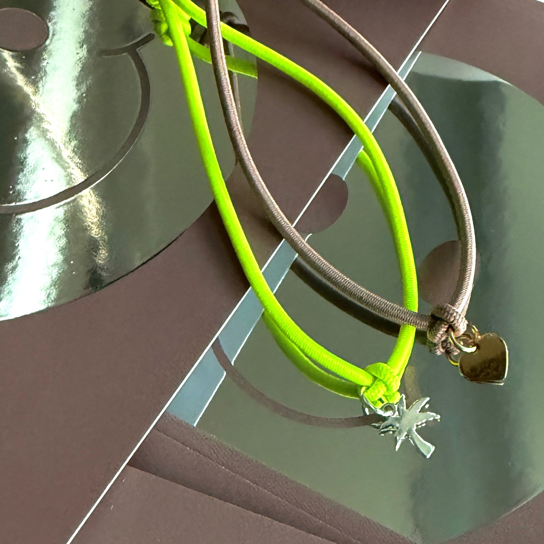 Dickes Nylon Armband mit Anhänger Stern / Herz